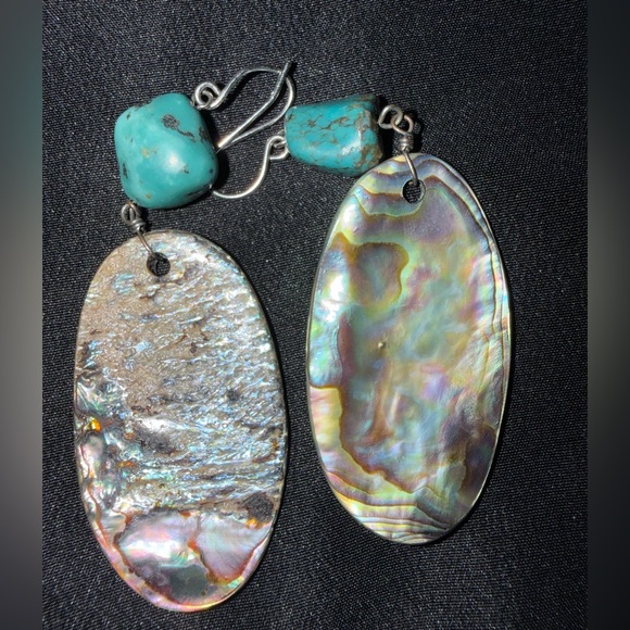 Turquoise shell earrings - Picture 2 of 3